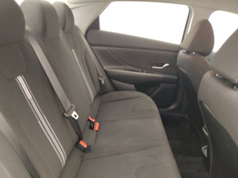 Used 2024 Hyundai Elantra SEL FWD image 19
