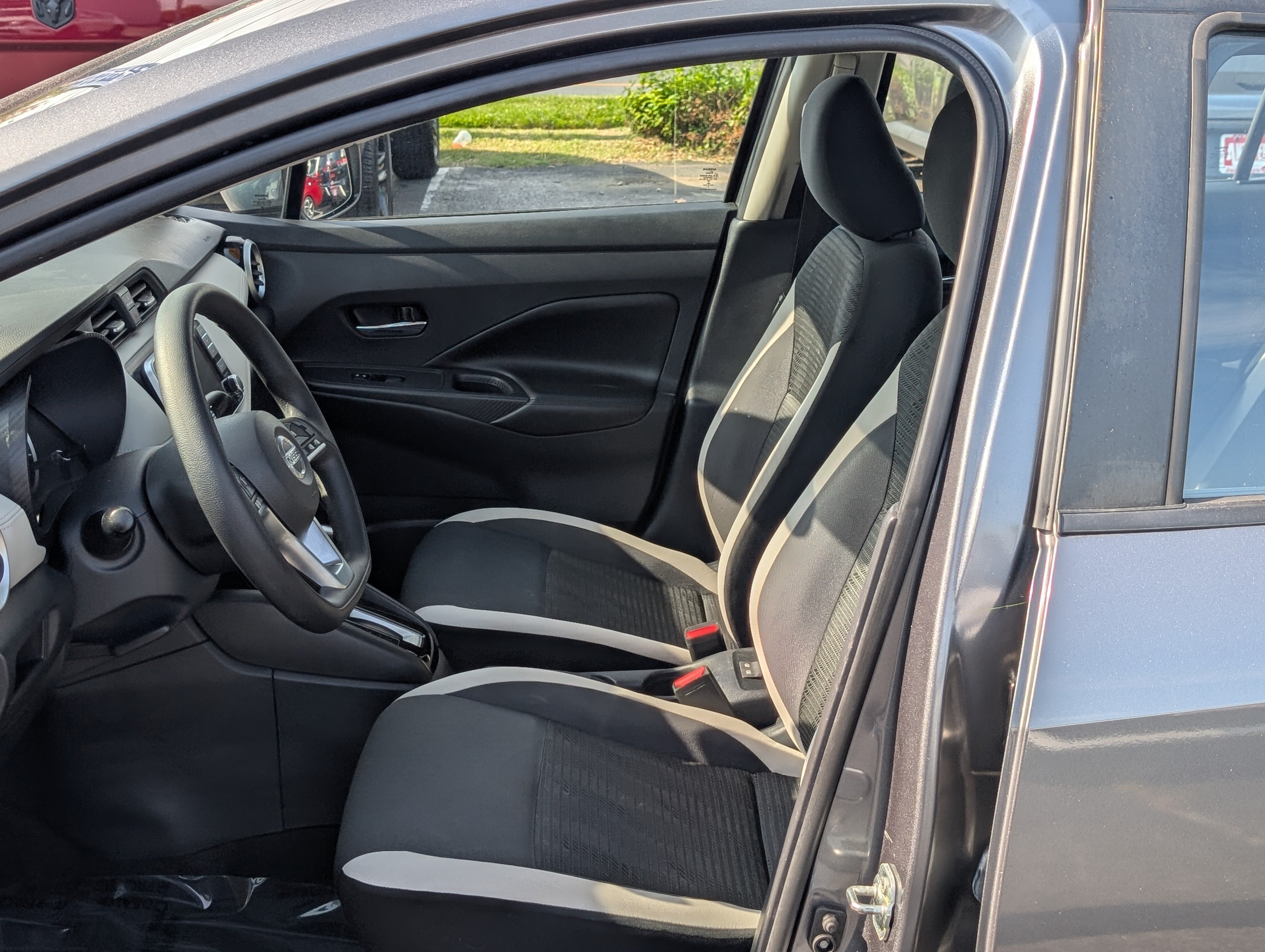 Used 2020 Nissan Versa SV FWD image 14