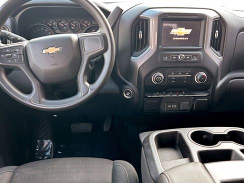 Used 2022 Chevrolet Silverado 1500 Custom image 16