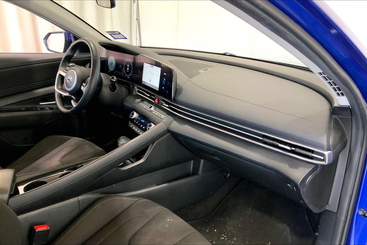 Used 2023 Hyundai Elantra SEL w/ Convenience Package FWD image 28