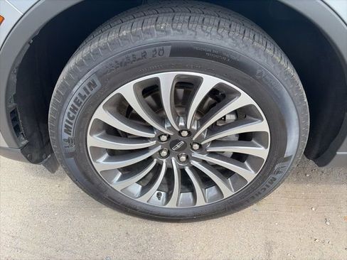 Used 2024 Lincoln Aviator 2WD w/ Premium Package image 10