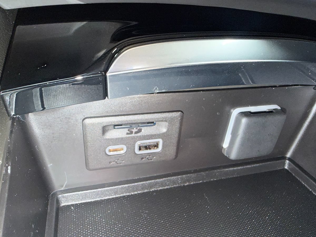 Used 2023 Buick Envision Essence w/ Technology Package I AWD/4WD image 24