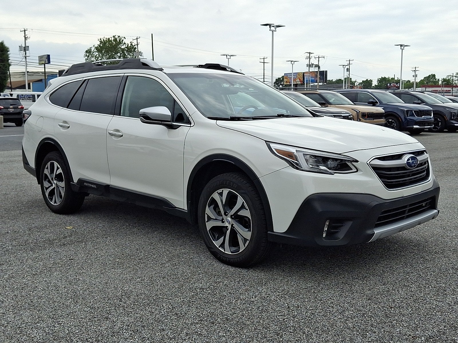 Used 2020 Subaru Outback Touring AWD/4WD image 3