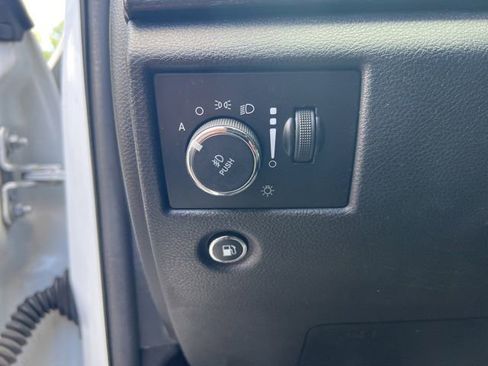 Used 2018 Jeep Grand Cherokee Laredo AWD/4WD image 8