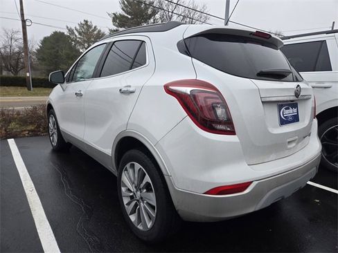 Used 2020 Buick Encore Preferred image 3