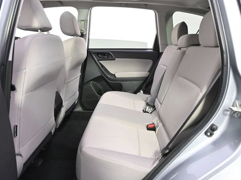 Used 2014 Subaru Forester 2.5i Premium AWD/4WD image 21