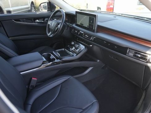 Used 2022 Lincoln Nautilus Reserve image 18