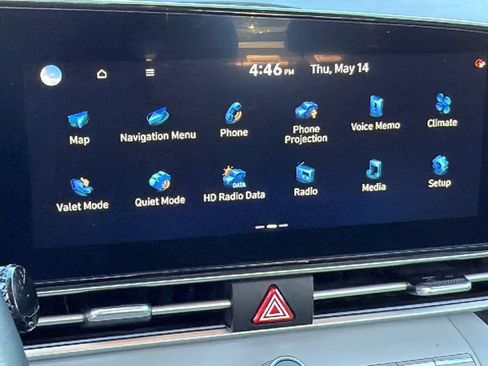 Used 2024 Hyundai Elantra Limited FWD image 15