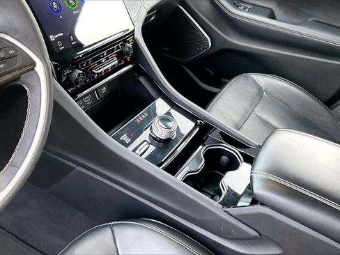 Used 2023 Jeep Grand Cherokee L Limited w/ Black Appearance Package image 17