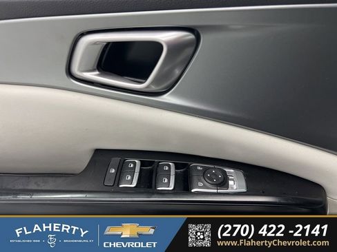 Used 2022 Kia Carnival LX image 19