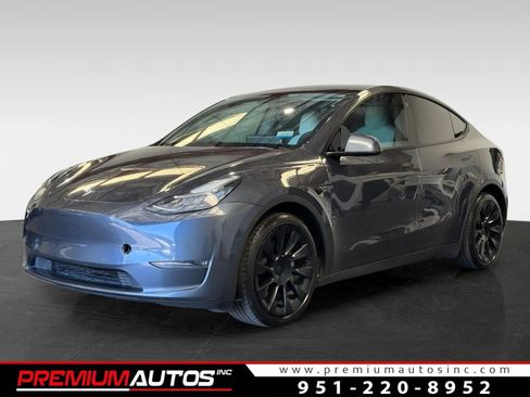 Used 2021 Tesla Model Y Long Range AWD/4WD image 1