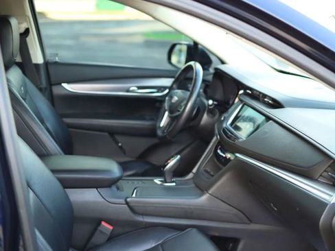 Used 2017 Cadillac XT5 Luxury w/ Driver Awareness Package image 42