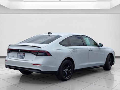 Certified 2025 Honda Accord SE image 5