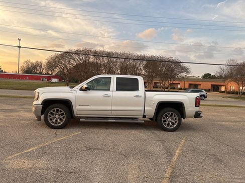 Used 2018 GMC Sierra 1500 SLT image 10