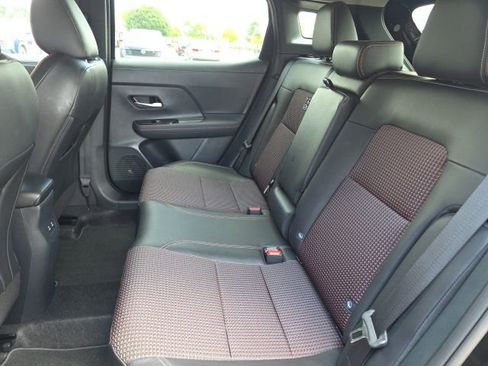 Certified 2025 Nissan Kicks SR FWD image 7