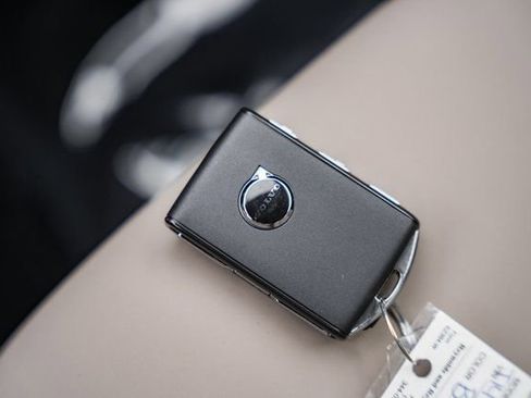 New 2026 Volvo XC90 B6 Plus w/ Protection Package Premier image 44