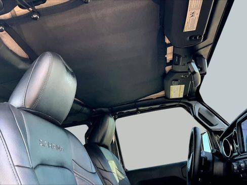 Used 2018 Jeep Wrangler Unlimited Sahara AWD/4WD image 14