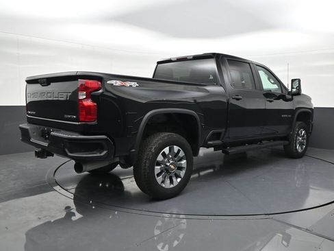 Used 2025 Chevrolet Silverado 2500 Custom w/ Custom Value Package AWD/4WD image 5