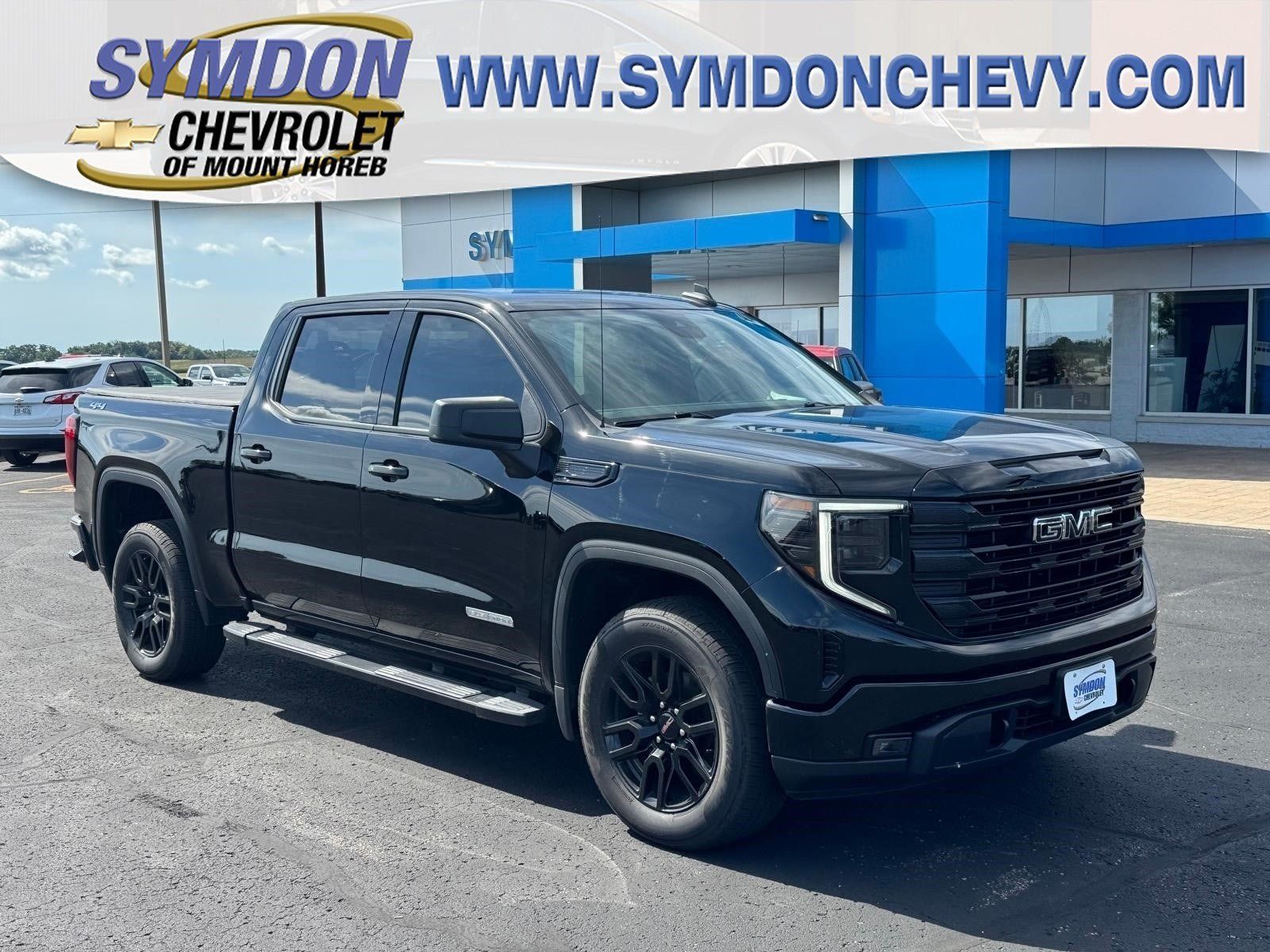 Used 2022 GMC Sierra 1500 Elevation w/ LPO, Elevation Black Package AWD/4WD image 1