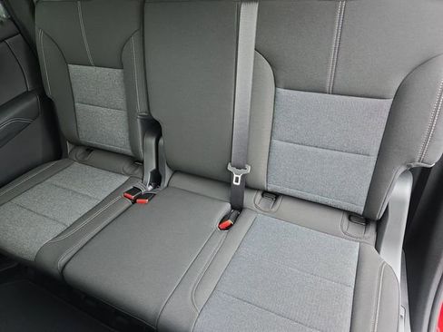 New 2025 GMC Acadia Elevation image 25