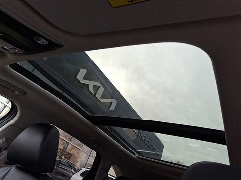 Certified 2025 Kia Sorento SX image 15
