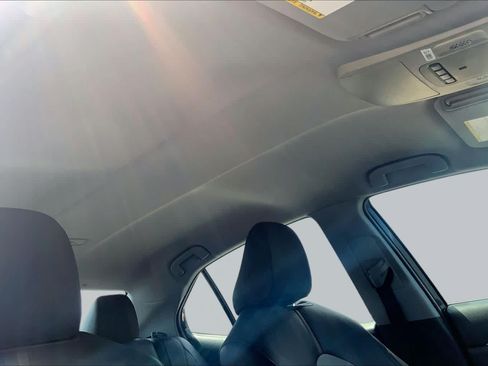 Used 2018 Toyota Camry XLE FWD image 14