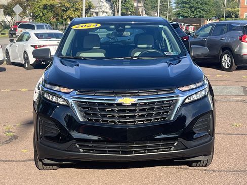 Used 2024 Chevrolet Equinox LS w/ Driver Confidence II Package AWD/4WD image 2