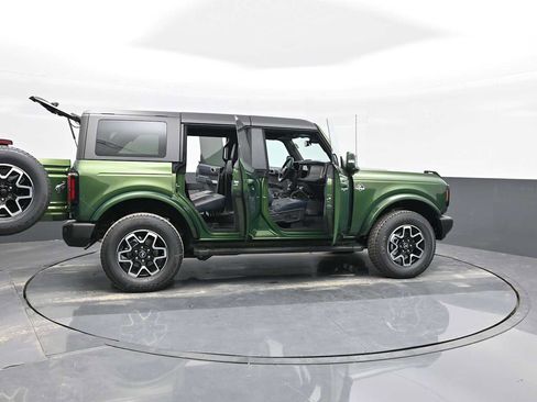 New 2024 Ford Bronco Outer Banks image 39