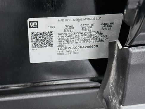 Used 2023 Chevrolet Bolt EUV Premier FWD image 12