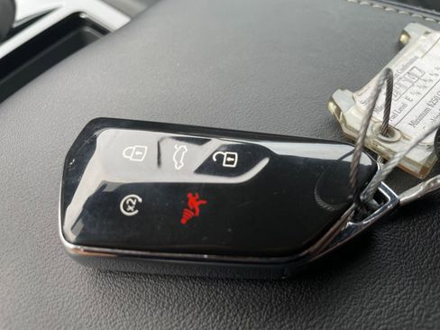 Used 2025 Volkswagen Atlas Cross Sport SE image 21