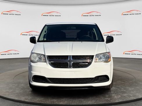 Used 2012 Dodge Grand Caravan SE image 3