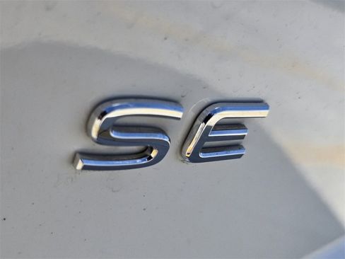 Used 2022 Volkswagen Atlas SE image 16