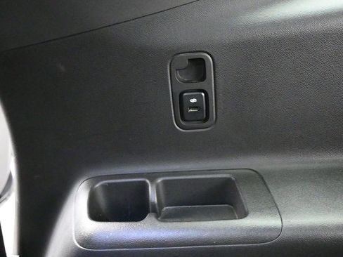 Used 2022 Chevrolet Traverse LT image 30