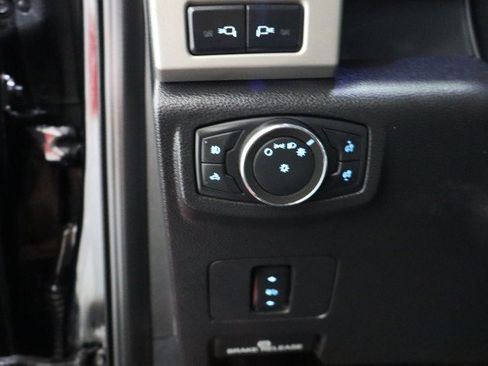Used 2021 Ford F250 Lariat w/ Lariat Value Package AWD/4WD image 36