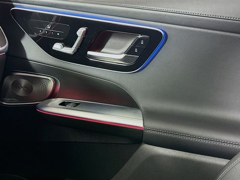 Used 2025 Mercedes-Benz GLC 43 AMG 4MATIC w/ Driver Assistance Package image 15