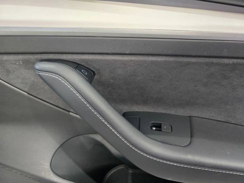 Used 2023 Tesla Model 3 Standard Range RWD image 6