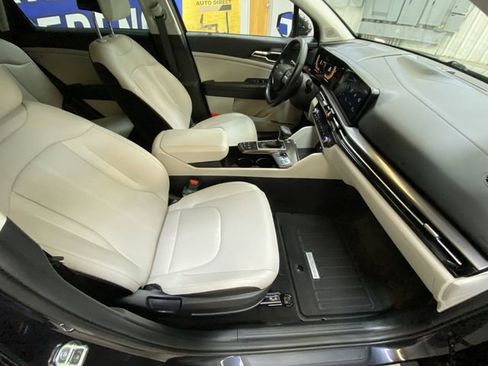 Used 2026 Kia Sportage EX FWD image 25