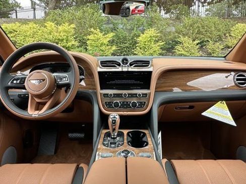 Used 2025 Bentley Bentayga S image 4