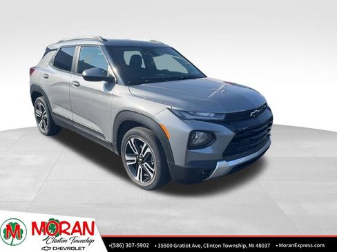 Certified 2023 Chevrolet TrailBlazer LT w/ LPO, Blackout Package FWD image 2