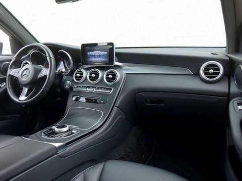 Used 2018 Mercedes-Benz GLC 300 image 24