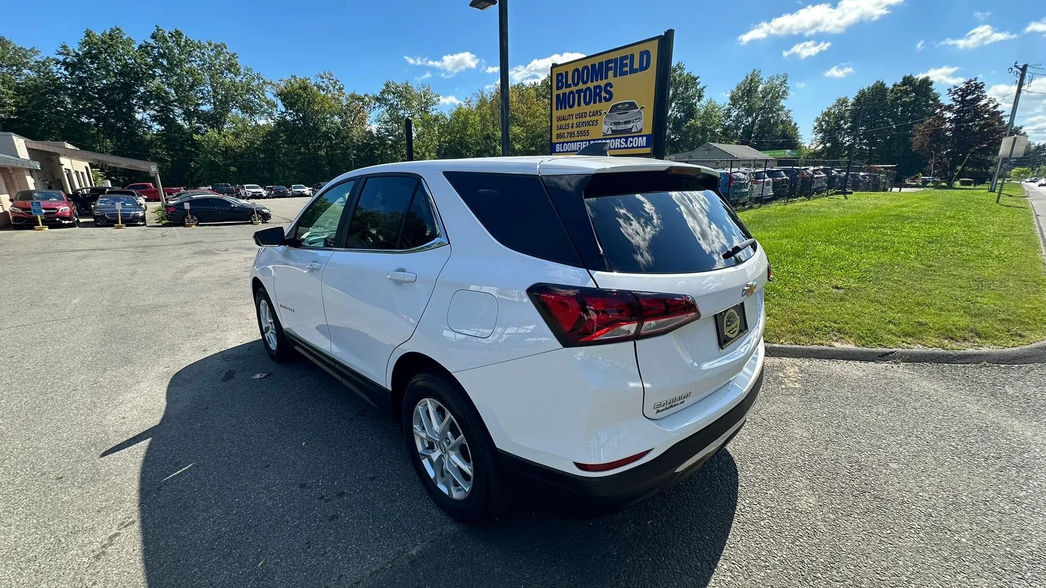 Used 2022 Chevrolet Equinox LT w/ Driver Convenience Package AWD/4WD image 7