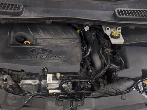 Used 2017 Ford Escape SE image 23