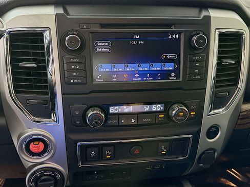 Used 2019 Nissan Titan SL w/ Chrome Package AWD/4WD image 18