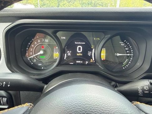 Used 2024 Jeep Wrangler Unlimited AWD/4WD image 13