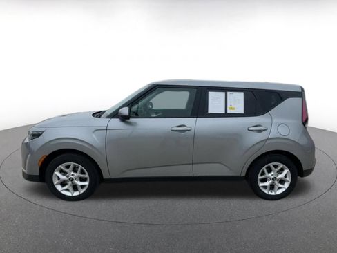 Used 2025 Kia Soul LX w/ LX Technology Package image 9