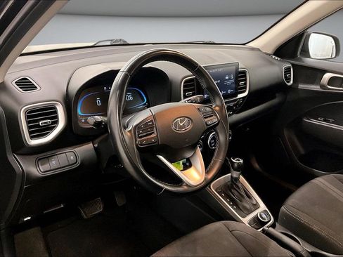 Used 2023 Hyundai Venue SEL FWD image 17