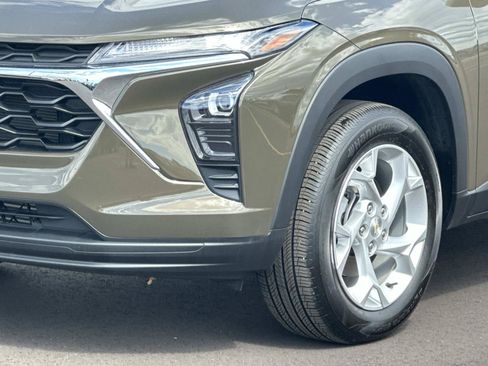 Certified 2024 Chevrolet Trax LS w/ LS Convenience Package FWD image 7