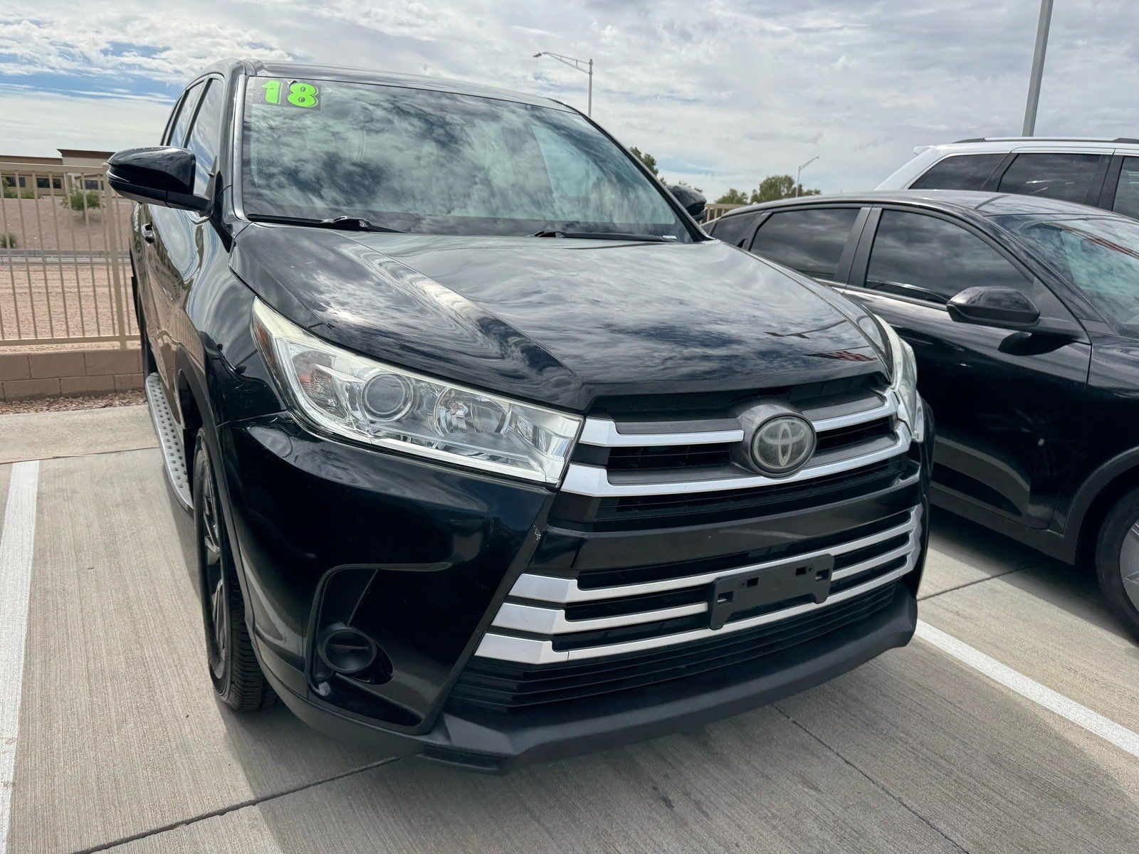 Used 2018 Toyota Highlander LE FWD image 5