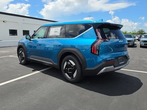 New 2026 Kia EV9 Wind AWD/4WD image 6