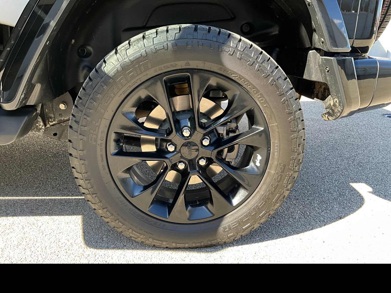 Used 2021 Jeep Wrangler Unlimited Sahara AWD/4WD image 16